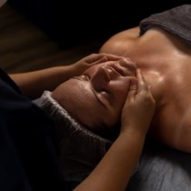 Karališkasis kobido veido masažas