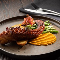 3 patiekalų vakarienė restorane „Aikštė“ dviem