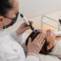 5 procedūros su mezopenu nuo plaukų slinkimo