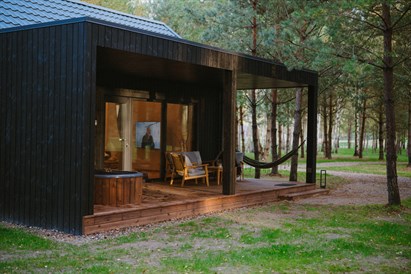 Nakvynė namelyje „Miško kortai“ + ofuro vonia