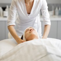 Stangrinamoji veido procedūra „Hikari“