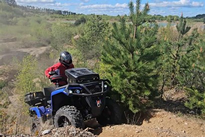 Pasivažinėjimas keturračiu bekelės trasa