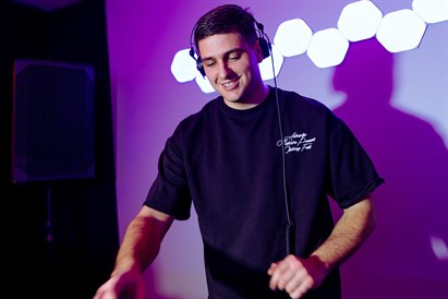 Profesionali DJ pamoka studijoje