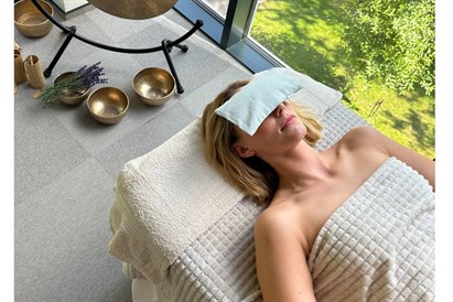 Giliai atpalaiduojanti garsų terapija