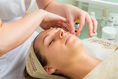 Švytėjimo suteikianti karboksiterapija