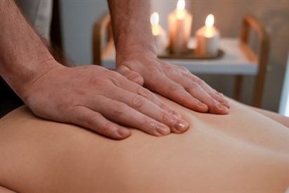 Klasikinis nugaros masažas + pėdų masažas