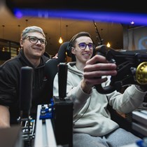 Pramoga su lenktynių simuliatoriumi